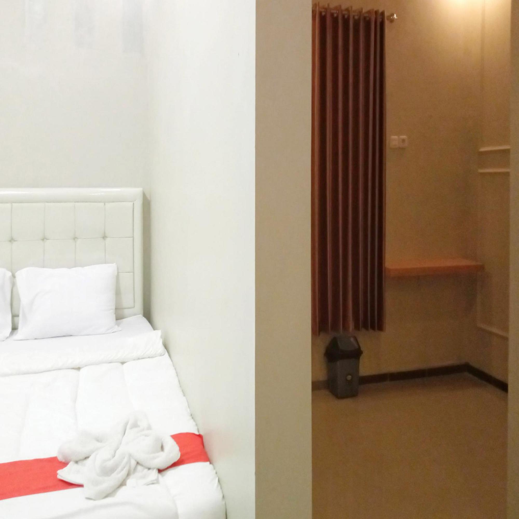 Rifal Inn Mitra Reddoorz Tegal  Exterior photo