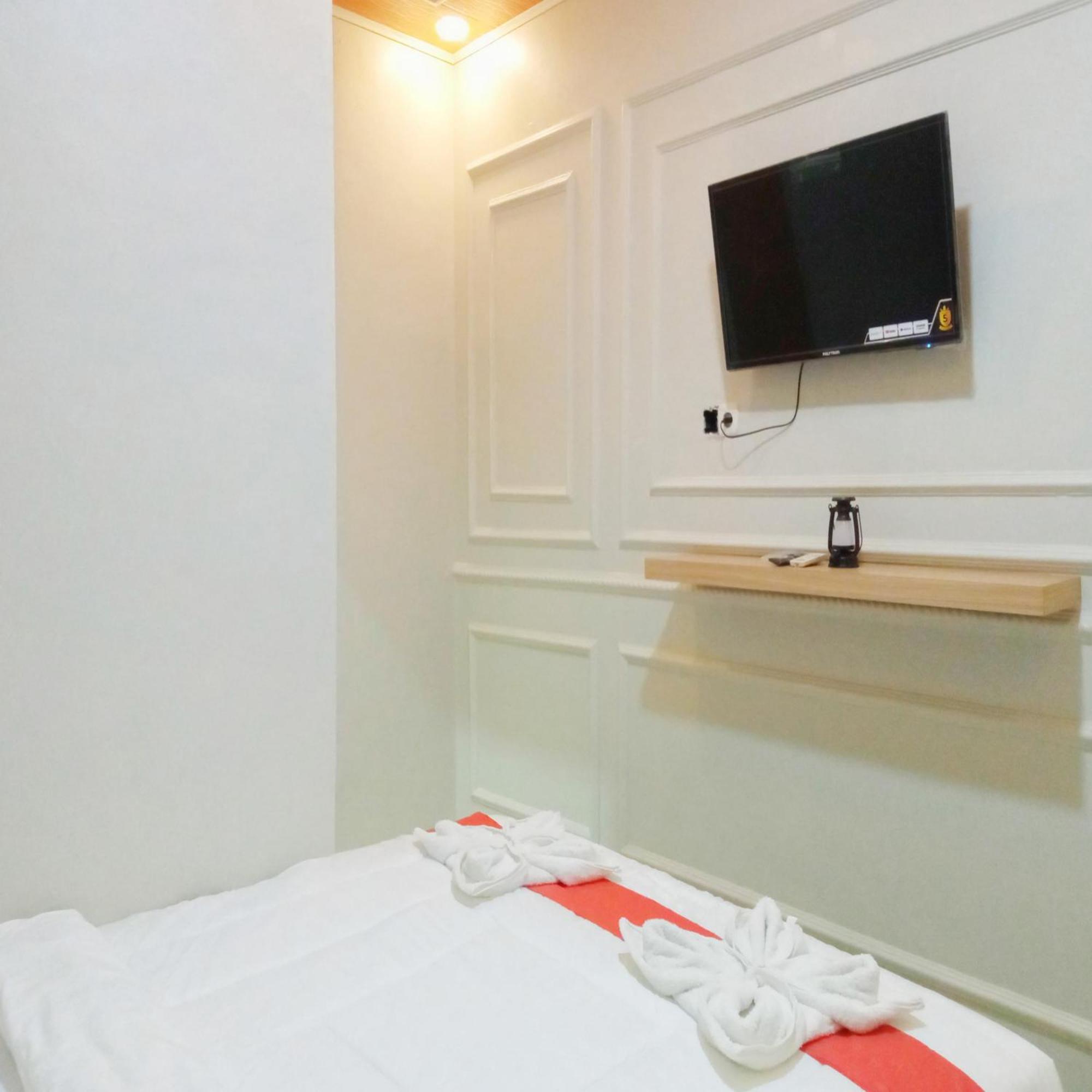 Rifal Inn Mitra Reddoorz Tegal  Exterior photo