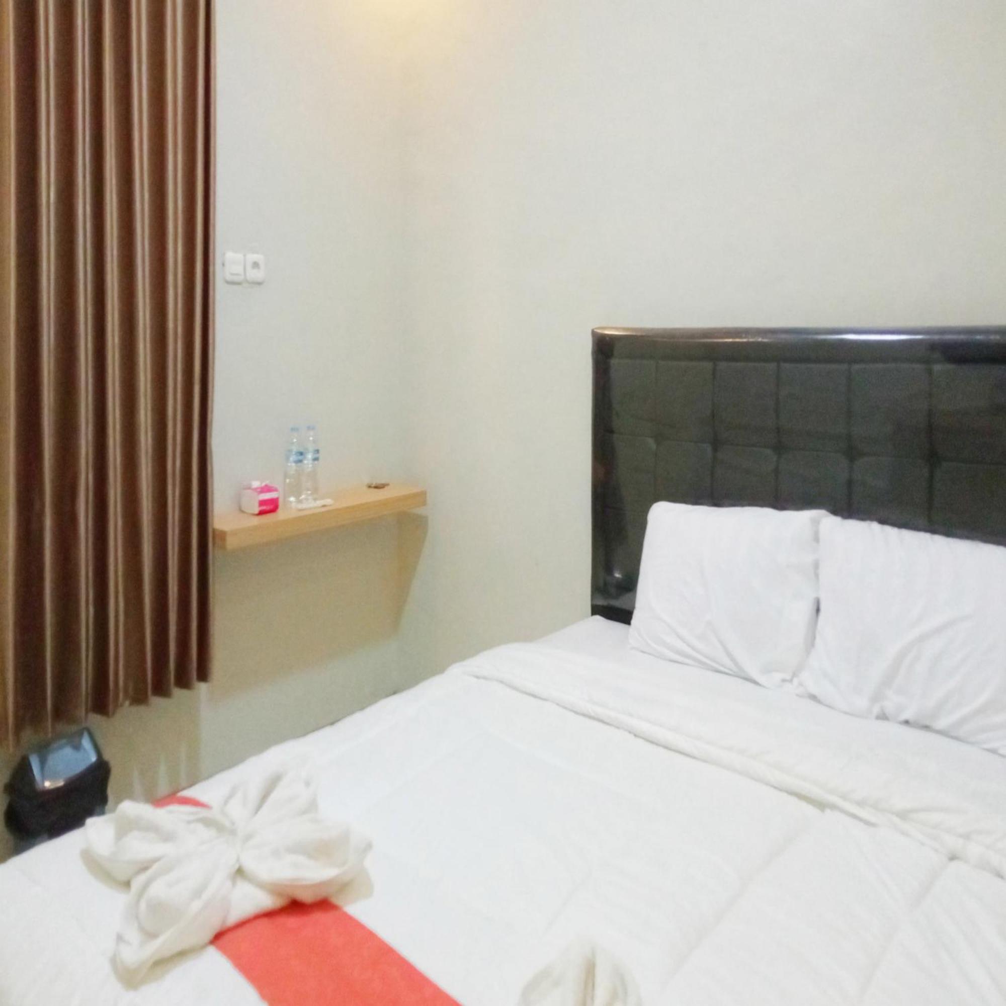 Rifal Inn Mitra Reddoorz Tegal  Exterior photo