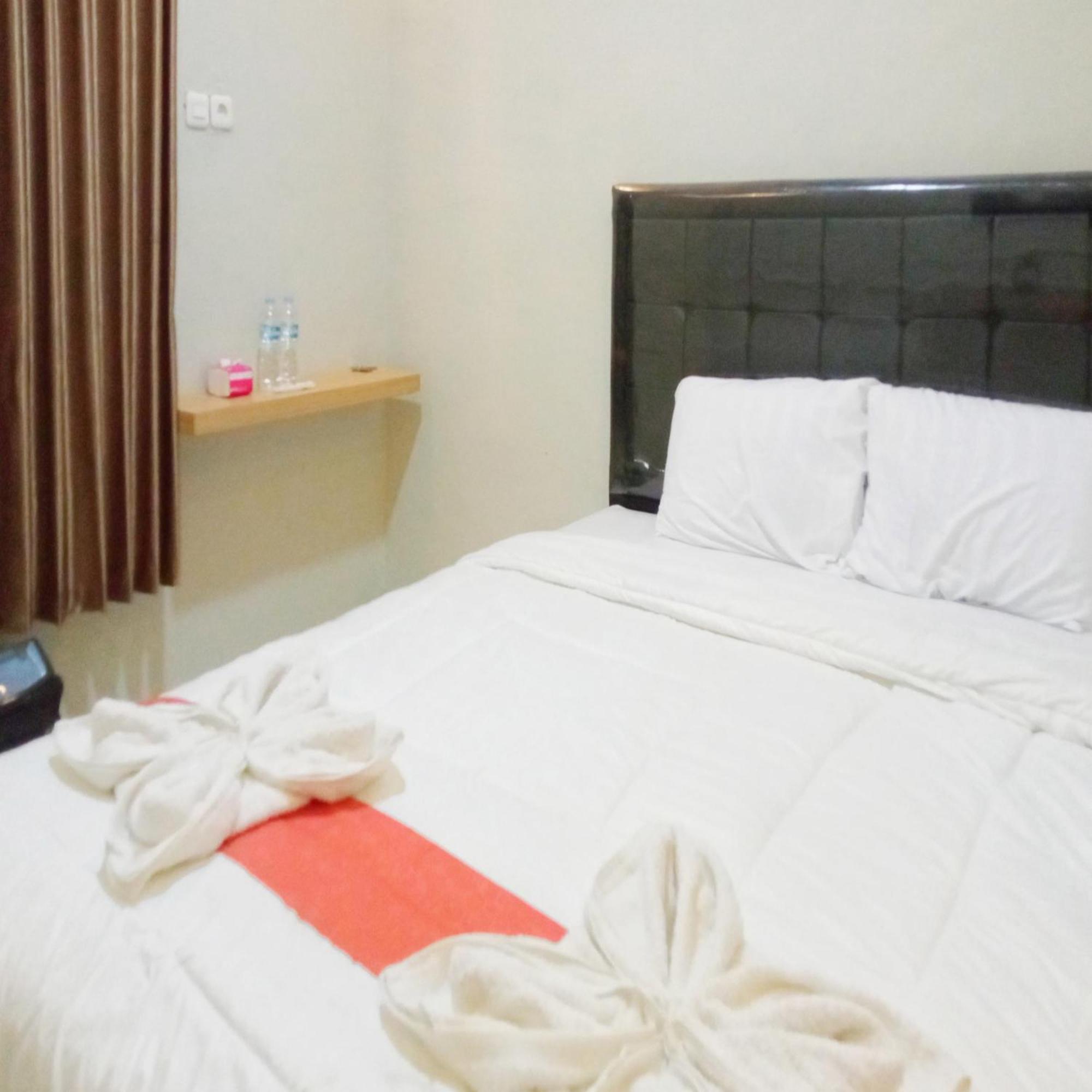 Rifal Inn Mitra Reddoorz Tegal  Exterior photo
