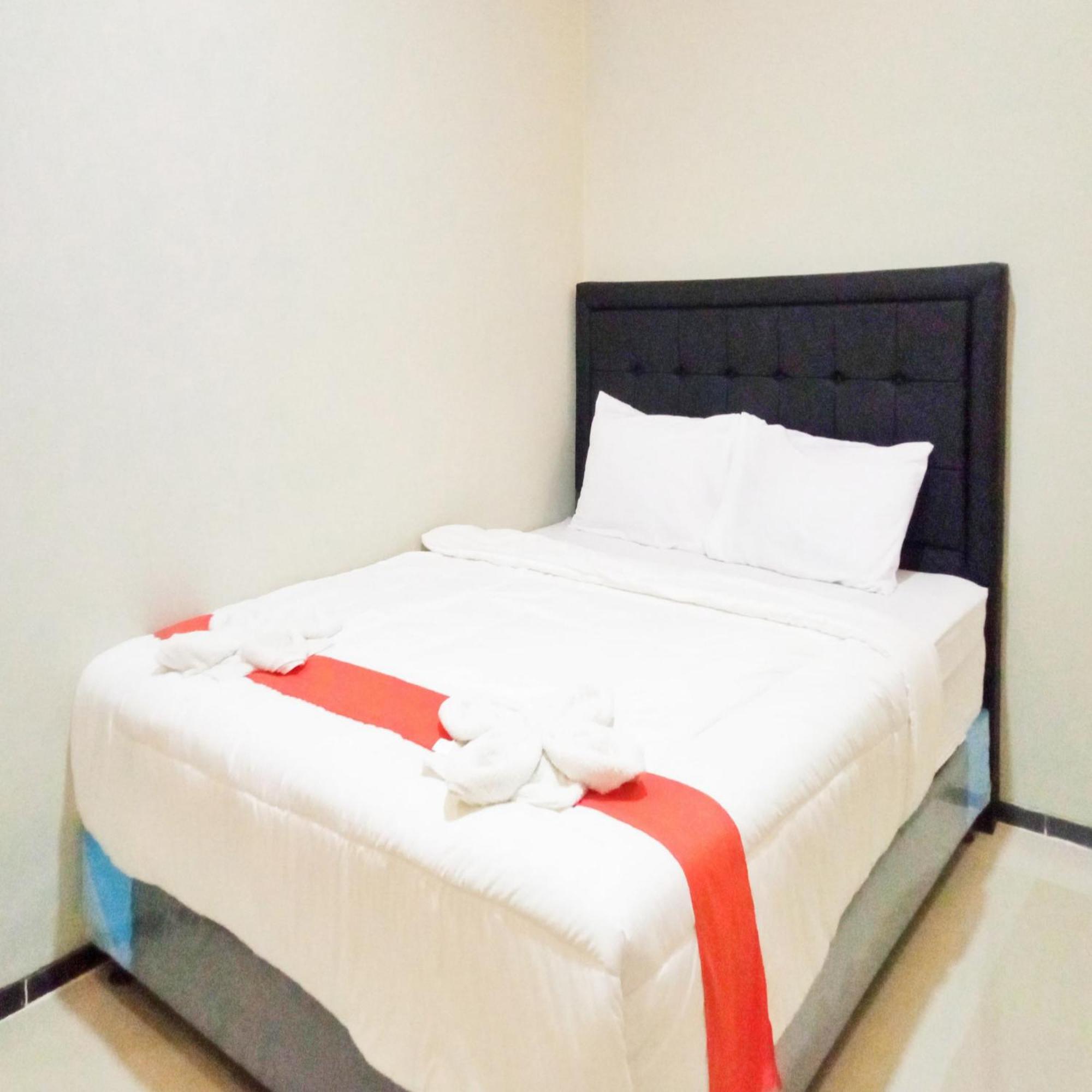Rifal Inn Mitra Reddoorz Tegal  Exterior photo