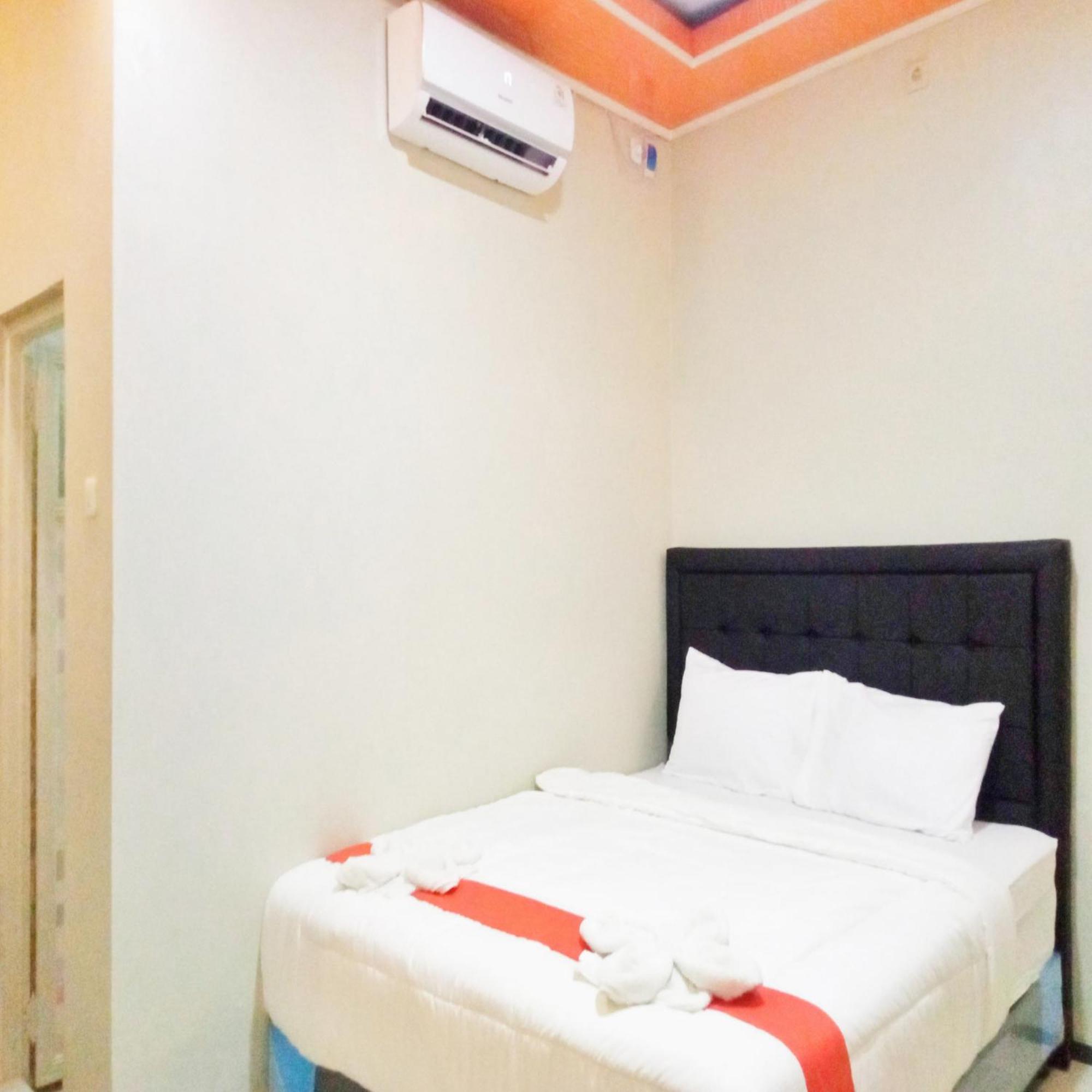 Rifal Inn Mitra Reddoorz Tegal  Exterior photo