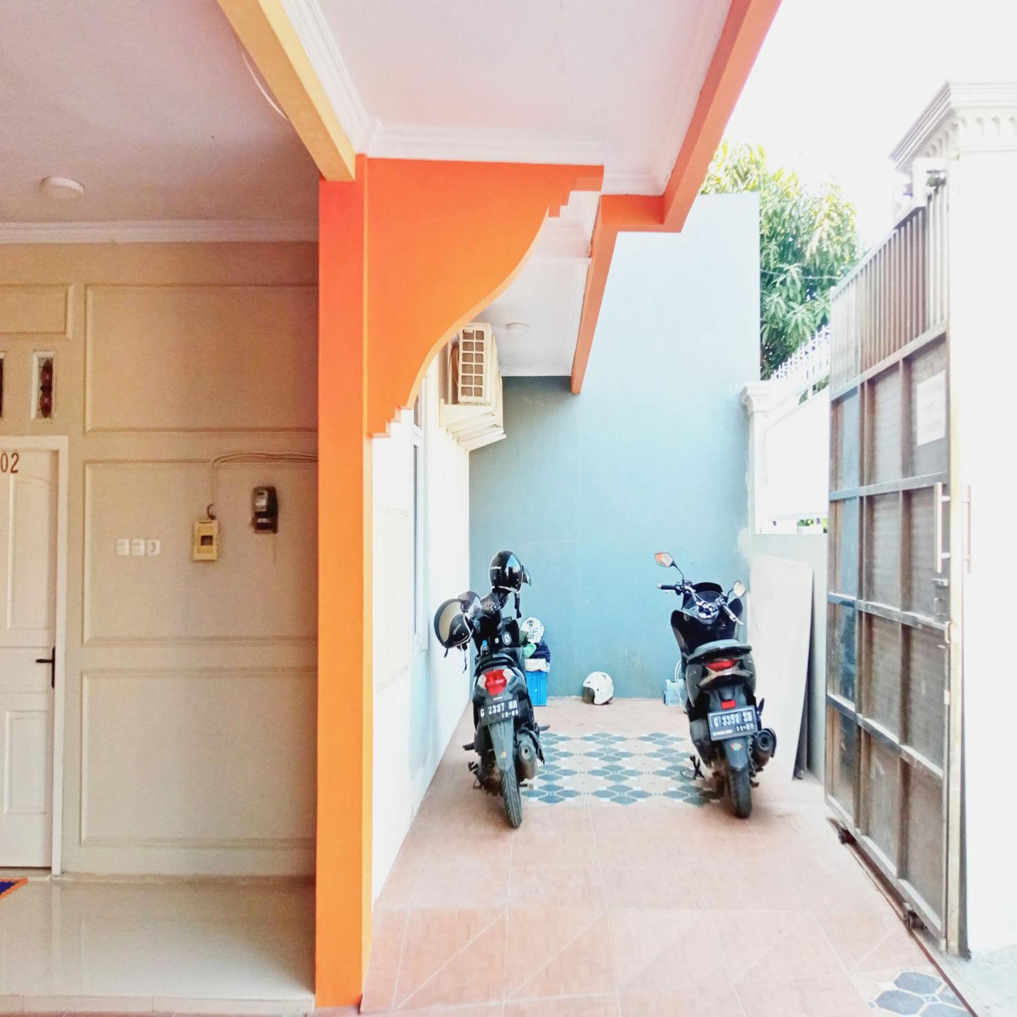 Rifal Inn Mitra Reddoorz Tegal  Exterior photo