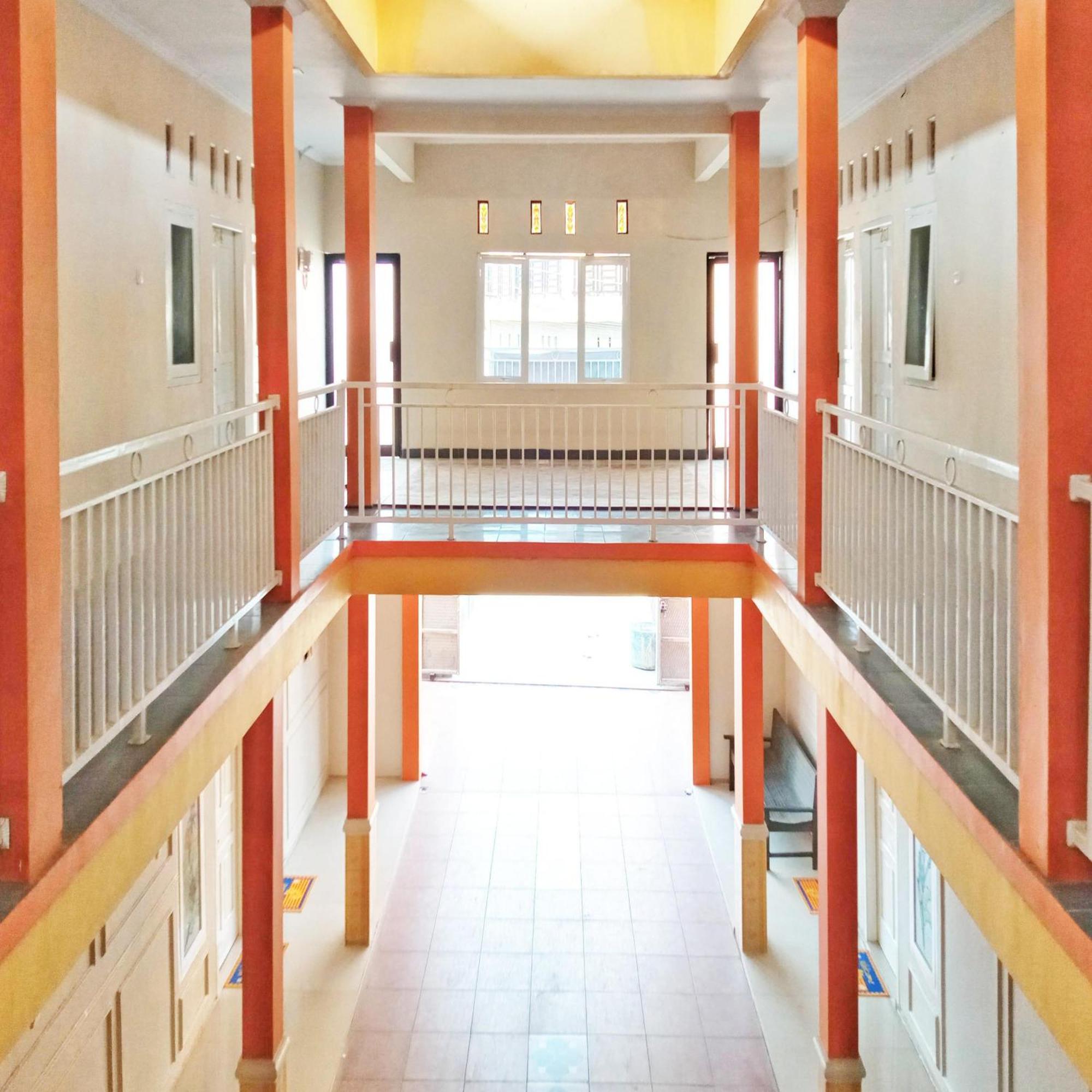Rifal Inn Mitra Reddoorz Tegal  Exterior photo