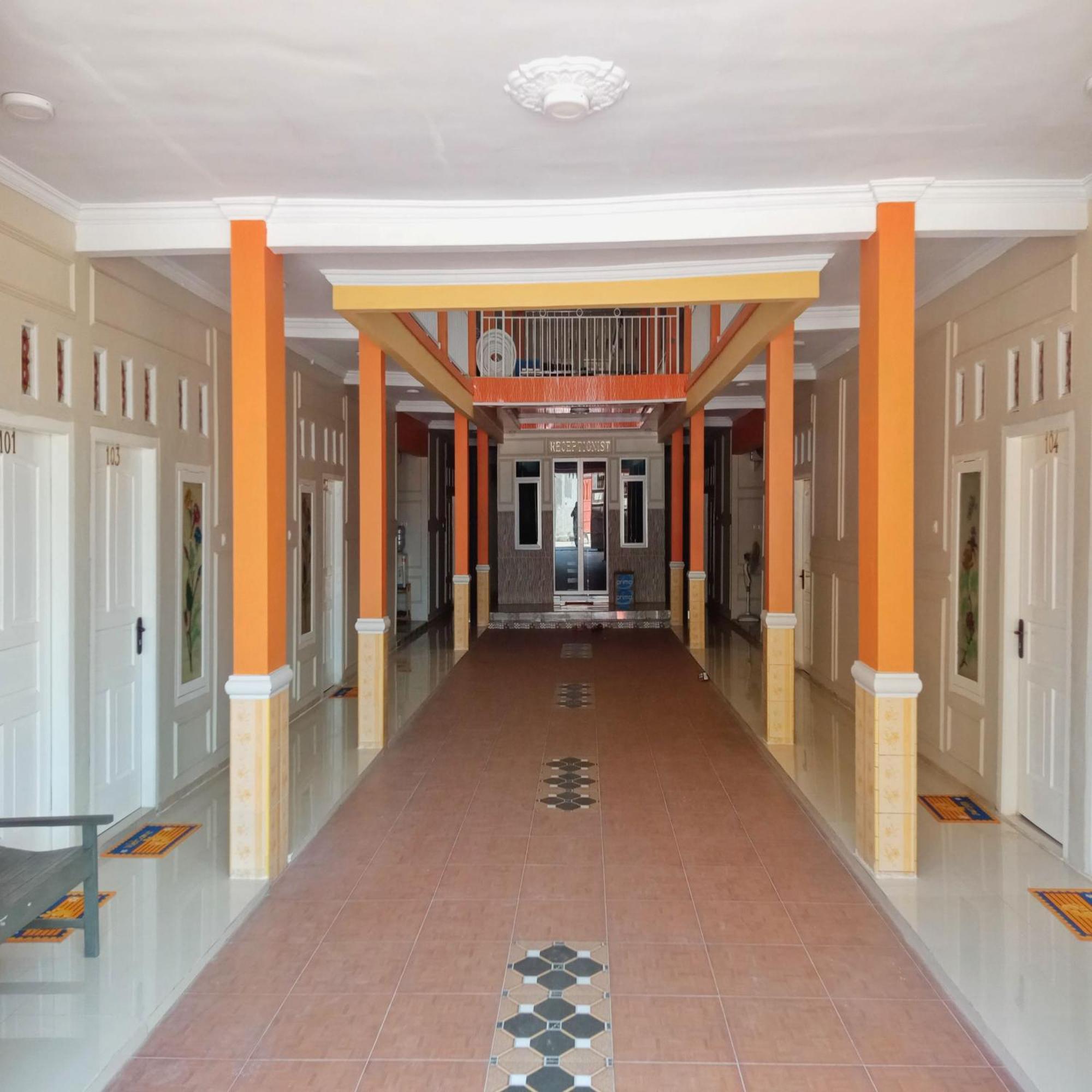 Rifal Inn Mitra Reddoorz Tegal  Exterior photo